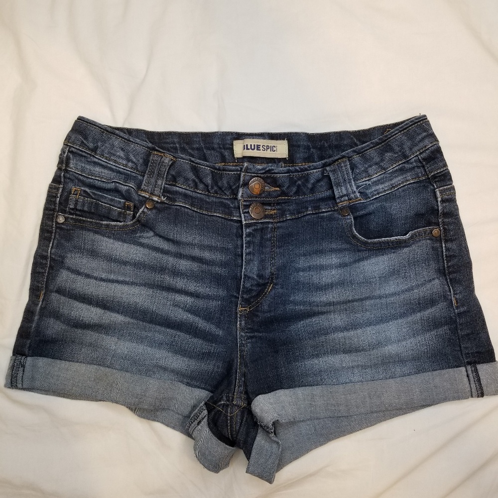 Blue spice denim shorts